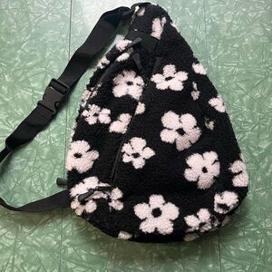 SO Black and White Floral Crossbody Bag